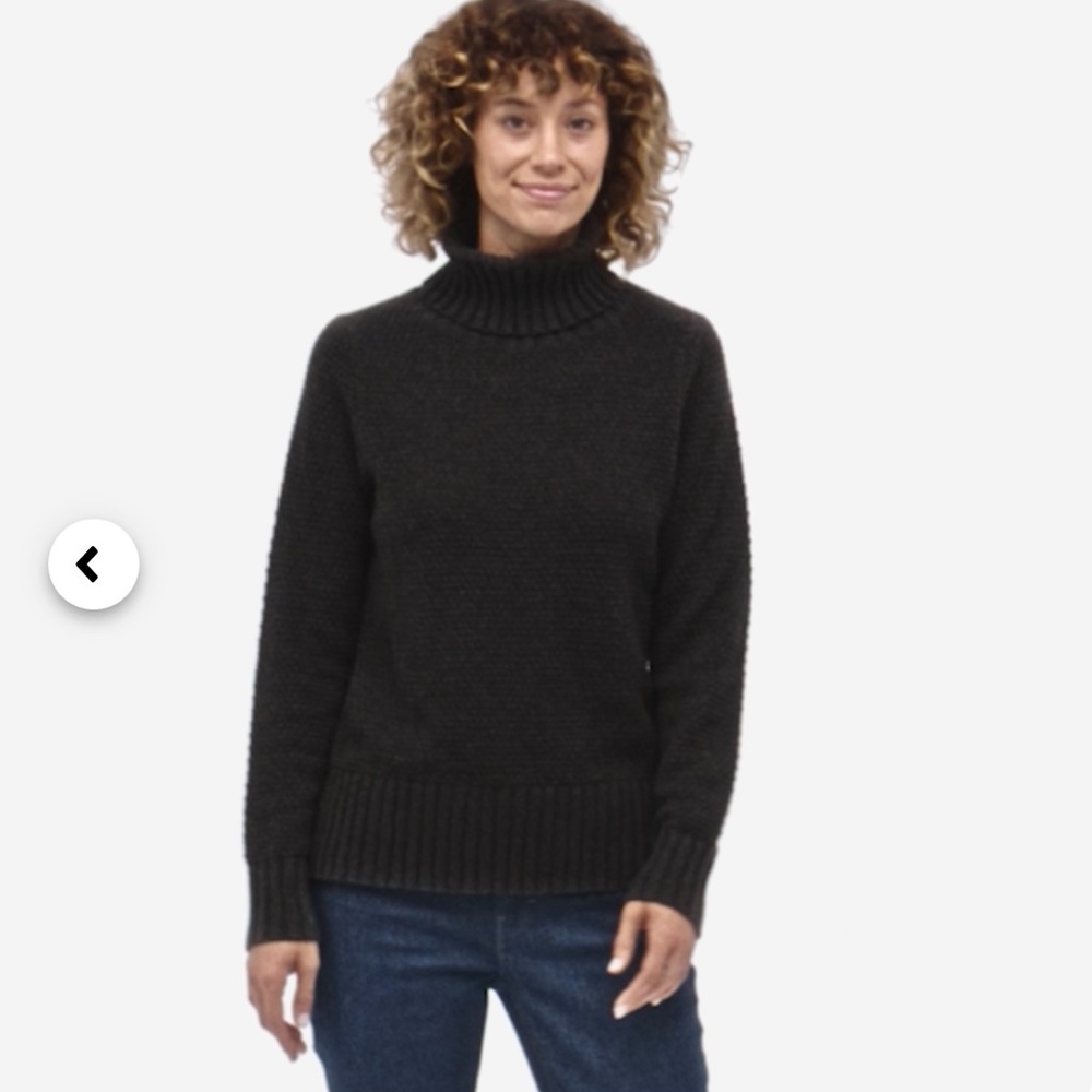 Black Patagonia sweater!! - Picture 2 of 8